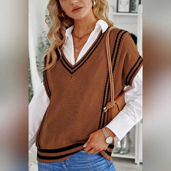 Striped Trim V-Neck Sweater Vest - Picture 3 of 7